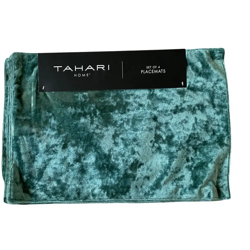 Tahari Green Velvet Velour Placemats Set of 4 Christmas Holiday 13x18 New